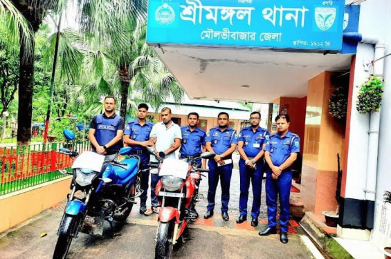 বিশেষভাবে তৈরি করা ৭টি মাস্টার কি (চাবি) ব্যবহার করে চুরি করা দুটি মোটরসাইকেলসহ আটক ১