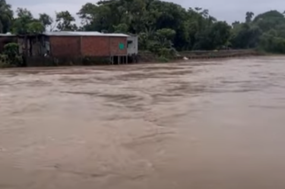 বন্যা: সুনামগঞ্জে মোমবাতি ও শুকনো খাবারের আকাশছোঁয়া দাম