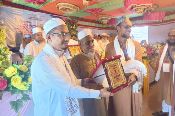 উৎসবমুখর পরিবেশে প্রাক্তনদের প্রথম মিলনমেলা অনুষ্ঠিত