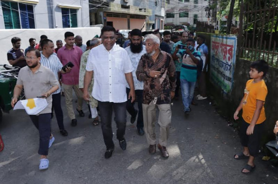 ছড়া দখলকারীদের ছাড় দেওয়া হবেনা : মেয়র আনোয়ারুজ্জামান