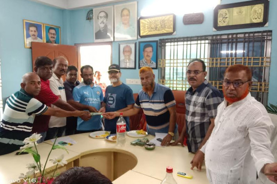 ঝিনাইদহে বাস শ্রমিক ইউনিয়নের মৃত ছয়টি পরিবারের সদস্যদের মাঝে ২ লক্ষ টাকার অনুদান প্রদান