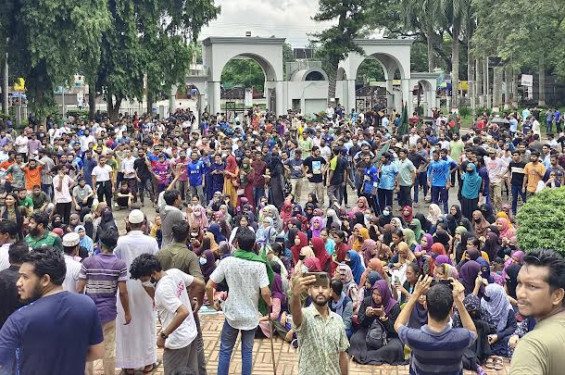 বাঁধার মুখেও সরব ইবির কোটা আন্দোলনকারীরা