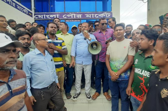 মোংলায় চিংড়ি ঘের দখল ও সংখ্যালঘু নির্যাতন না করার আহবাণে বিএনপির 'শান্তি' প্রচারণা