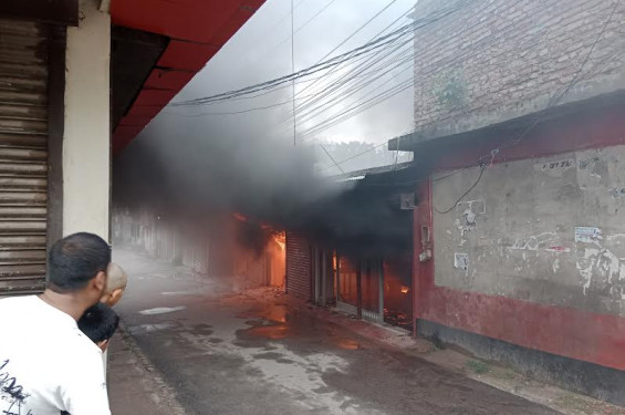 ঝিনাইদহে অগ্নিকান্ডে পুড়লো কোটি টাকার মোটরসাইকেল
