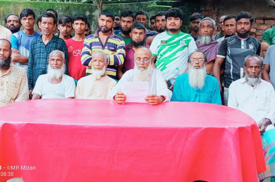 শিবগঞ্জে হয়রানি থেকে বাঁচতে গ্রাম বাসীর সংবাদ সম্মেলন