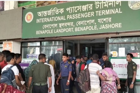 বেনাপোলে ভারতের   যাতায়াত স্বাভাবিক,নজরদারিতে তালিকাভুক্ত ব্যক্তিরা