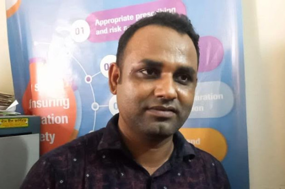 সুনামগঞ্জে ওষুধ প্রশাসনের কর্মচারী ঘুষের টাকাসহ হাতেনাতে ধরা