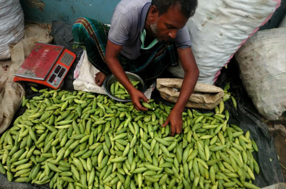 কুষ্টিয়ার বাজরে নিত্যপণ্যের দাম লাগামহিন