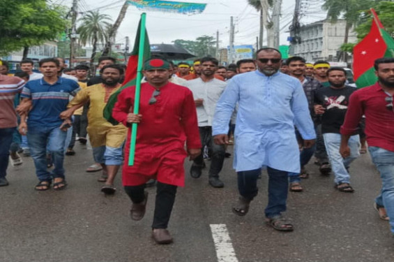স্বেচ্ছাসেবক দলের ৪৪তম প্রতিষ্ঠা বার্ষিকী উপলক্ষে পিরোজপুরে বর্নাঢ্য র‌্যালী ও আলোচনাসভা