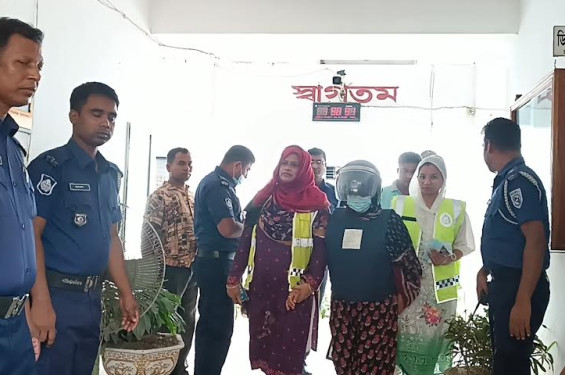 ঠাকুরগাঁওয়ে হত্যা মামলায় সাবেক পৌর মেয়র বন্যা গ্রেফতার