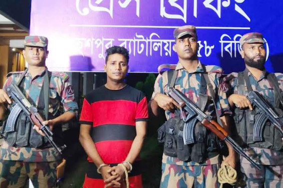 ঝিনাইদহ সীমান্তে ভারতীয় পাচারকারী আটক, ৩ বাংলাদেশি নারী উদ্ধার