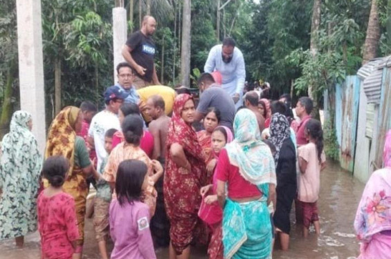 যশোর ঝিকরগাছার ফ্রেন্ডস্ টুয়েন্টির ত্রাণ বিতরণ অব্যাহত