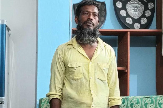 জাবিতে গাঁজা সেবন ও সরবরাহের অভিযোগে পুরাতন পত্রিকা ক্রেতা আটক