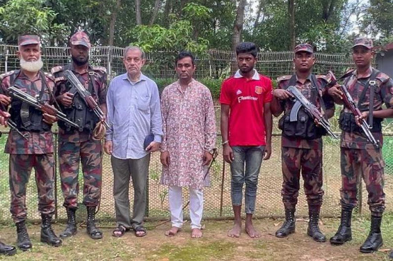 চট্টগ্রামের সাবেক এম.পি ফজলে করিম ভারতে পালানোকালে আখাউড়ায় আটক