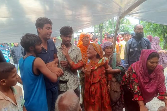 ঝিনাইদহে বিদ্যুৎস্পৃষ্ট হয়ে নারীসহ ৩ জনের মৃত্যু