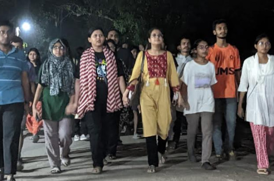 বিচারবহির্ভূত হত্যার প্রতিবাদে জাবিতে বিক্ষোভ মিছিল