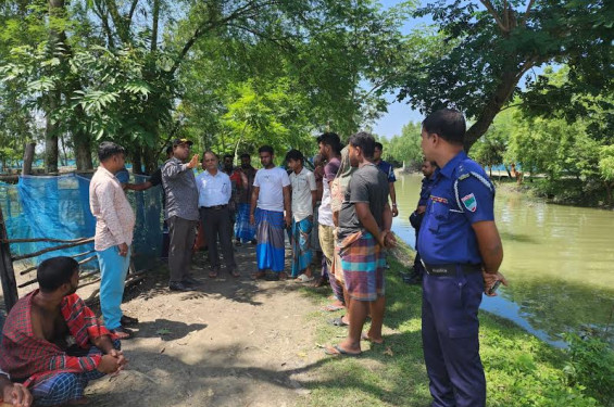 শ্যামনগরে সরকারি খাল থেকে অবৈধ পাটা অপসারণ ও স্থাপনা উচ্ছেদ