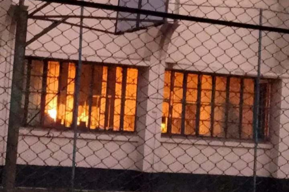 গ্যাস সিলিন্ডার থেকে ইবির ছাত্রী হলে আগুন