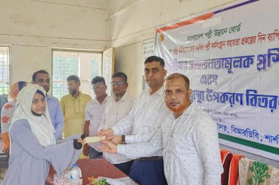 শার্শায় কিশোরীদের সচেতনতামূলক প্রশিক্ষণ কর্মশালা অনুষ্ঠিত
