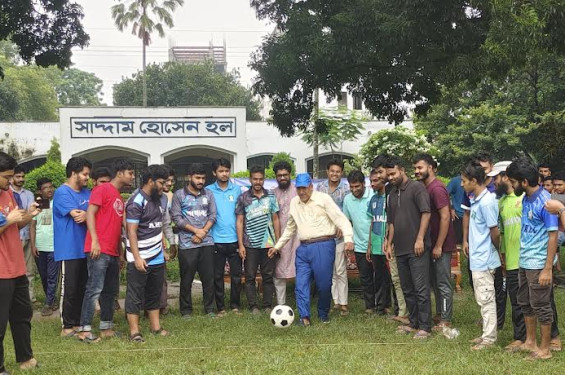 শহীদ মীর মুগ্ধ’র স্মরণে ইবিতে আন্তঃব্লক ফুটবল টুর্নামেন্টের উদ্বোধন