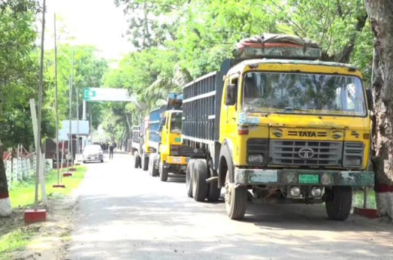 দীর্ঘ বন্ধের ফাঁদে আখাউড়া স্থলবন্দর