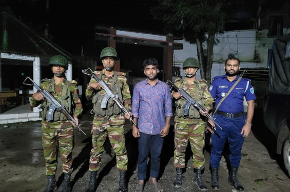শৈলকুপায় চাঁদাবাজির অভিযোগে ছাত্রদল নেতা আটক