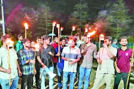ভারতীয় আগ্রাসন বন্ধের দাবিতে জাবিতে মশাল মিছিল