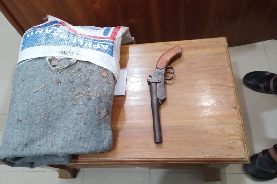 মাটিরাঙায় পুলিশের অভিযানে অস্ত্র উদ্ধার