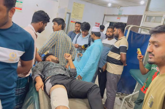 নোয়াখালীতে নিজ বাড়ির সামনে জামায়াতকর্মী গুলিবিদ্ধ