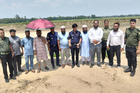 অবৈধ বালু উত্তোলনের দায়ে চুনারুঘাটে ভ্রাম্যমাণ আদালতের অভিযানে ৩ লাখ টাকা জরিমানা, ট্রাক্টর জব্দ, সরঞ্জাম বিনষ্ট