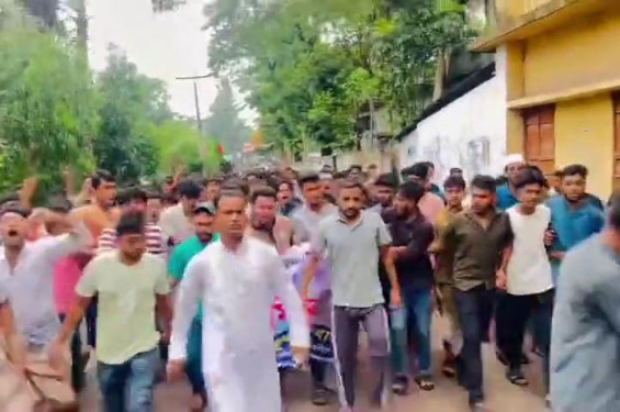 নোয়াখালীতে নিষিদ্ধ ঘোষিত ছাত্রলীগের মিছিল - আটক ২৪