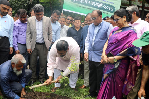 প্রধানমন্ত্রীর সফর ঘিরে জনসমাগমের মধ্যেই ভেঙে পড়ল উপকারভোগীদের প্যান্ডেল, হতাহতের ঘটনা নেই
