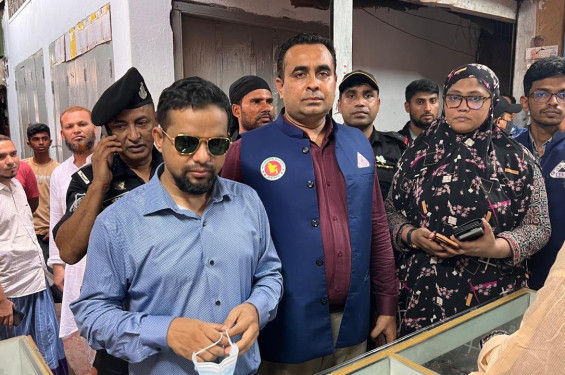 নরসিংদীতে র‍্যাব-বিএসটিআইর যৌথ অভিযানে তিন প্রতিষ্ঠানে ১ লাখ ২০ হাজার টাকা জরিমানা