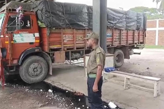 বেনাপোল স্থলবন্দরে পণ্য পাচার : আনসার সদস্যসহ ১১ জনের বিরুদ্ধে মামলা