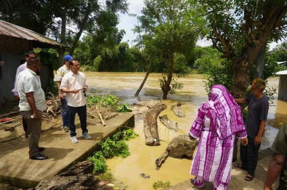 মধ্যরাতের প্রবল বর্ষণে খাগড়াছড়ির নিম্নাঞ্চল প্লাবিত