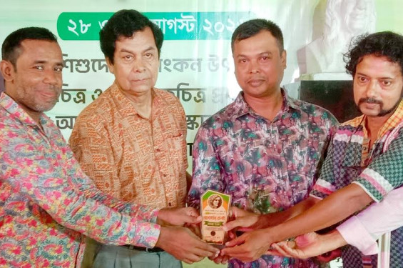 নড়াইলে সুলতান উৎসবে ‘আলোকচিত্র প্রদর্শনী’ প্রতিযোগিতায় বিজয়ী দুই সাংবাদিক