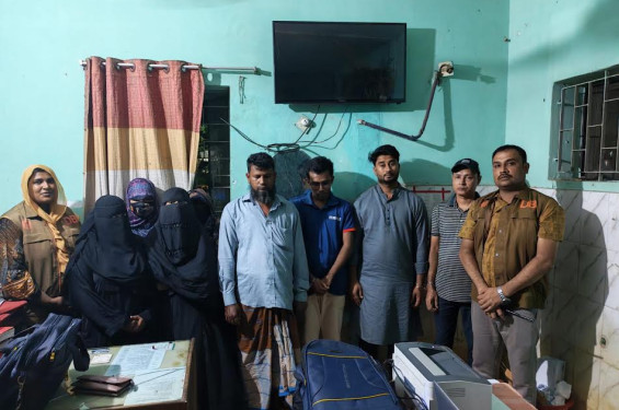 নোয়াখালীতে দুটি হোটেলে ডিবির অভিযান: অসামাজিক কাজে জড়িত থাকার অভিযোগে গ্রেপ্তার ৮
