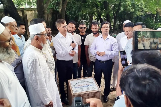 নড়াইলে ‘মহিলা কলেজপাড়া’ সড়কের উদ্বোধন করলেন খুলনা বিভাগীয় কমিশনার