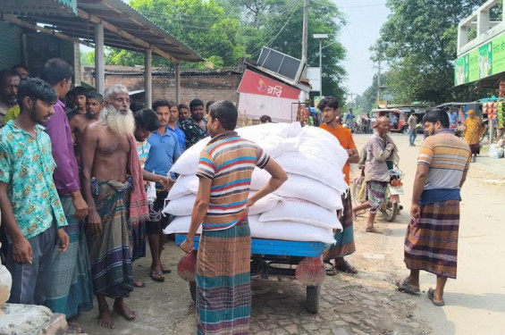 শৈলকুপায় পাচারের সময় হাজার কেজি সার জব্দ