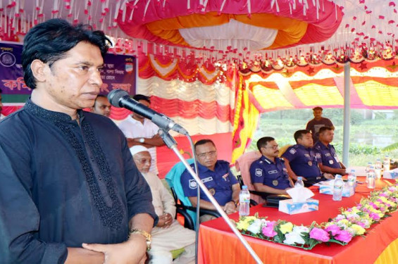 নড়াইলে চুরি-ডাকাতি, ছিনতাই ও অনলাইন প্রতারণা প্রতিরোধে কমিউনিটি পুলিশিং সভা অনুষ্ঠিত