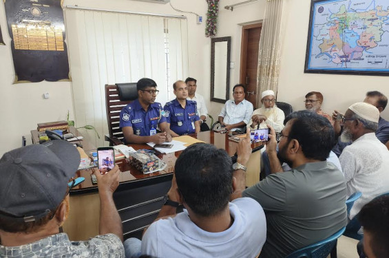 সাংবাদিকদের সাথে কালীগঞ্জ থানার নবাগত ওসি জুলফিকার আলীর মতবিনিময়