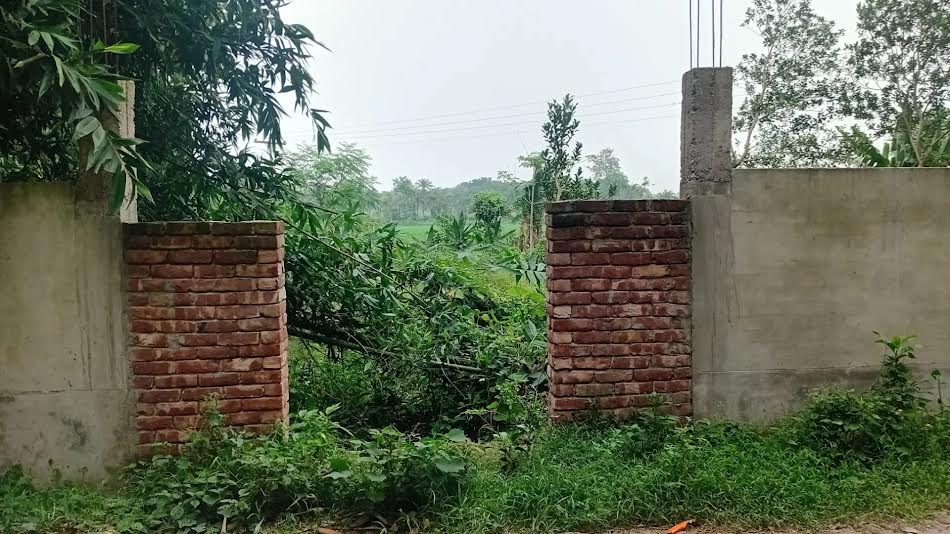 কোটচাঁদপুরের কুশনা ইউনিয়ন ভূমি সহকারী কর্মকর্তার বিরুদ্ধে তদন্তে অনিয়মের অভিযোগ