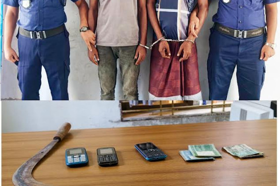 রাণীনগরে গণছিনতাইয়ের ঘটনায় ২ জন গ্রেপ্তার ॥ হাসুয়া, মোবাইল ও টাকা উদ্ধার