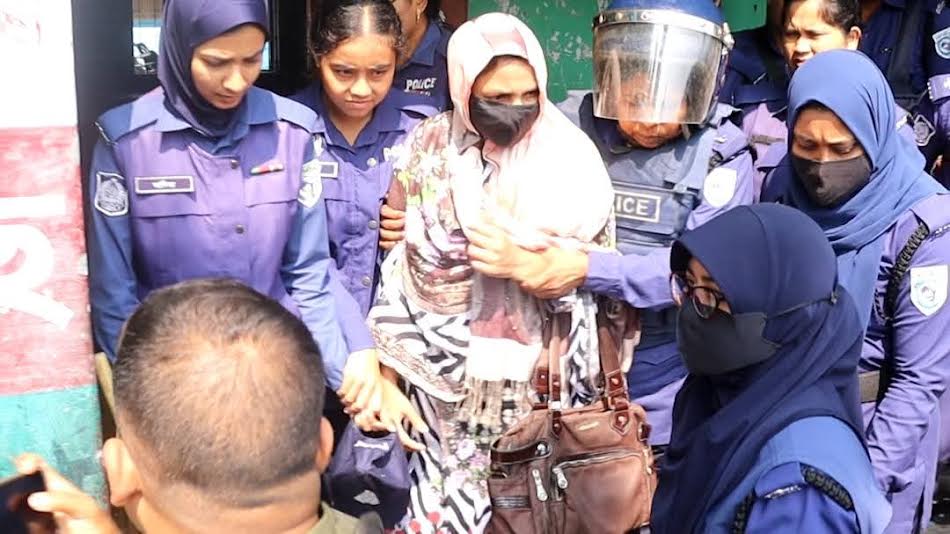 পঞ্চগড়ে প্রধান শিক্ষকের মৃত্যু ইস্যু নিয়ে অভিভাবক ও স্থানীয়দের চার ঘণ্টা বিক্ষোভ