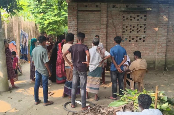 শৈলকুপায় কৃষকের বাড়িতে ডাকাতি