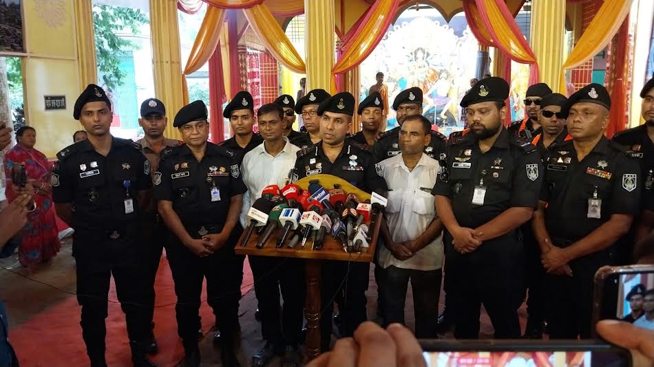 জয়পুরহাটে ৩০৯টি পূজামণ্ডপ পরিদর্শন, শুভেচ্ছা জানালেন এসআরবি-৫ অধিনায়ক