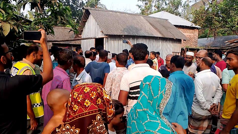ছোট ভাইয়ের লাঠির আঘাতে বড় ভাই নিহত