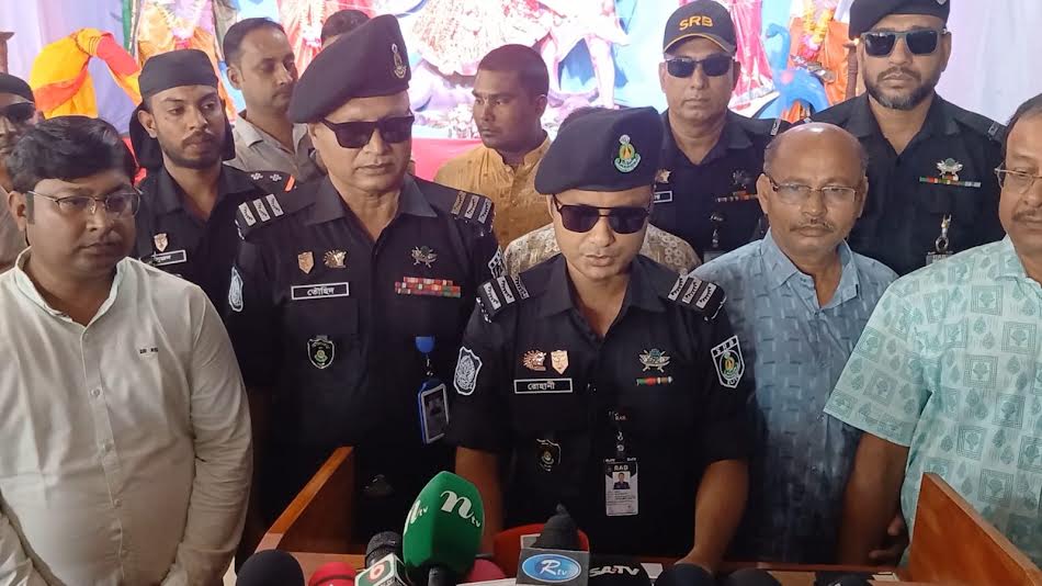 পঞ্চগড়ে দুর্গাপূজা উপলক্ষে সিপিসি-২ ও এসআরবি-১৩-এর নিরাপত্তা বিষয়ক প্রেস ব্রিফিং