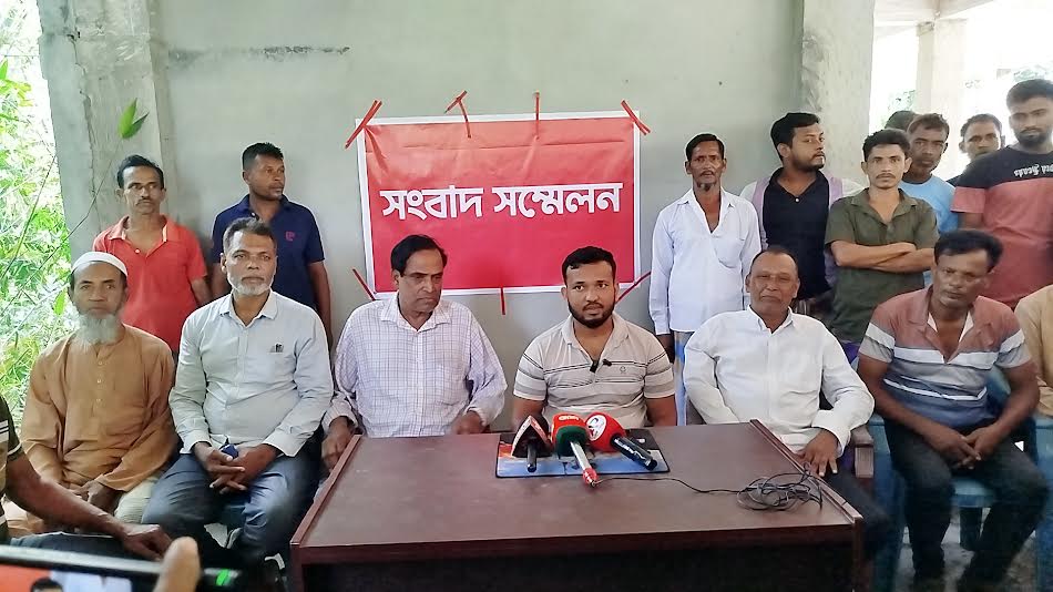 নড়াইলের শেখহাটি ইউনিয়নে সারের ডিলার নিয়োগে অপপ্রচারের প্রতিবাদে সংবাদ সম্মেলন