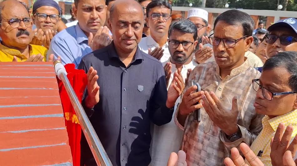 কেউ আইনের ঊর্ধ্বে নয়, মানুষের প্রত্যাশা পরিপন্থী কাজ করলে চূড়ান্ত সিদ্ধান্ত নেবেন প্রধানমন্ত্রী: আইনমন্ত্রী
